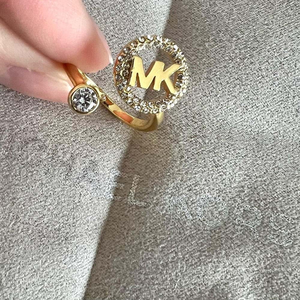NEW Michael Kors Gold Encircled Logo Open Ring Size 6 - Picture 2 of 10